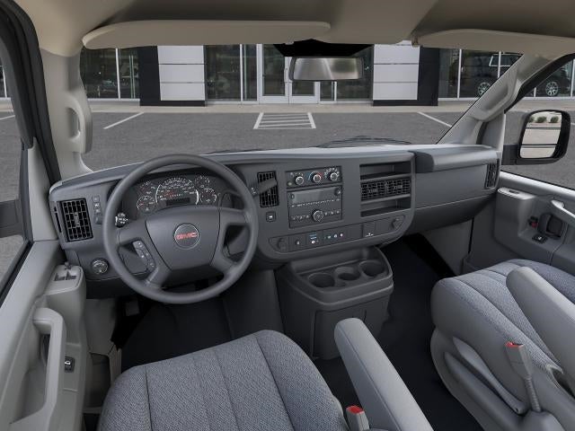 2025 GMC Savana Cutaway 3500 1WT