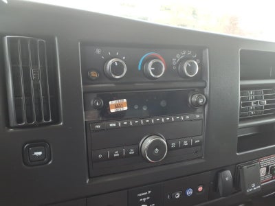 2025 GMC Savana Cutaway 3500 1WT