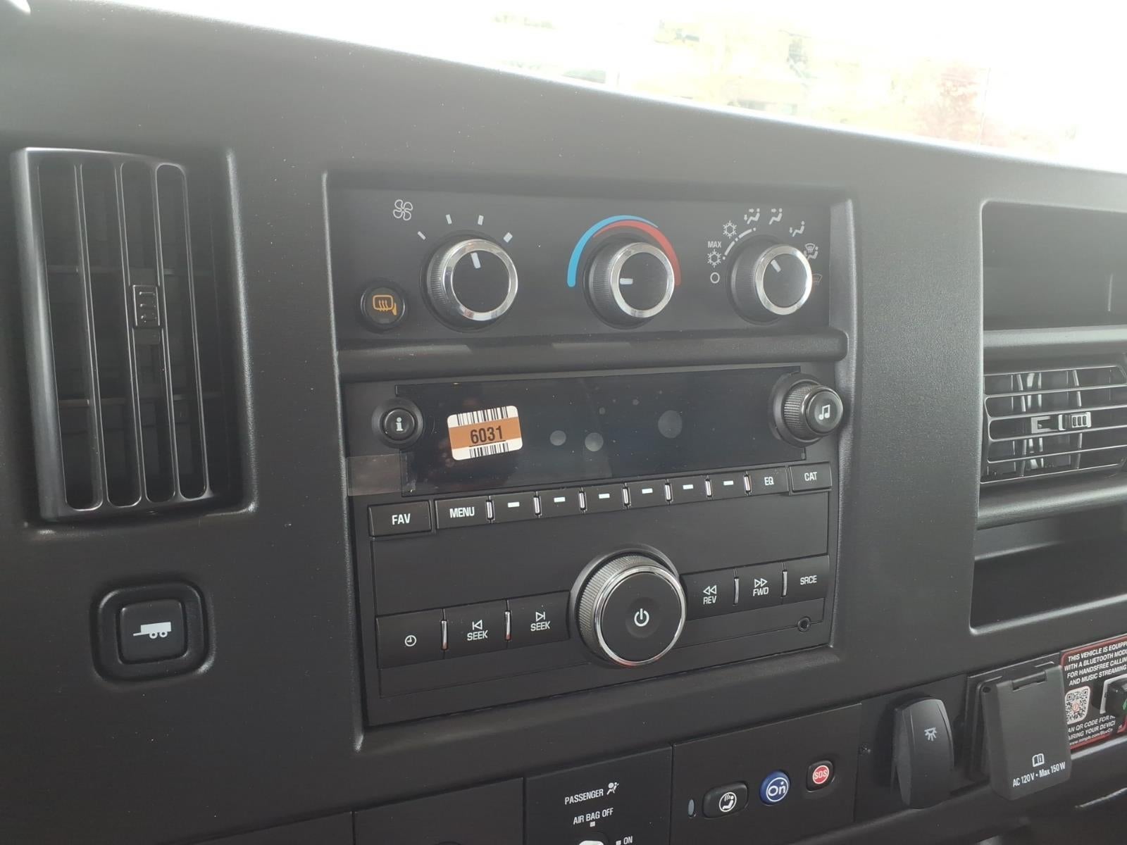 2025 GMC Savana Cutaway 3500 1WT