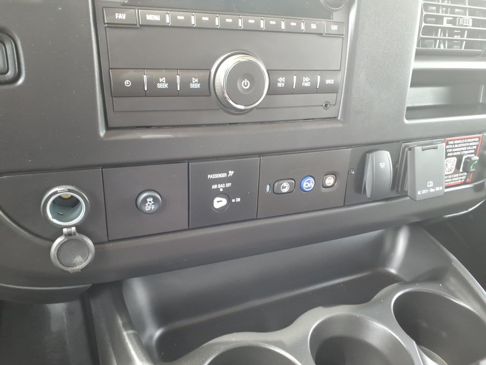 2025 GMC Savana Cutaway 3500 1WT