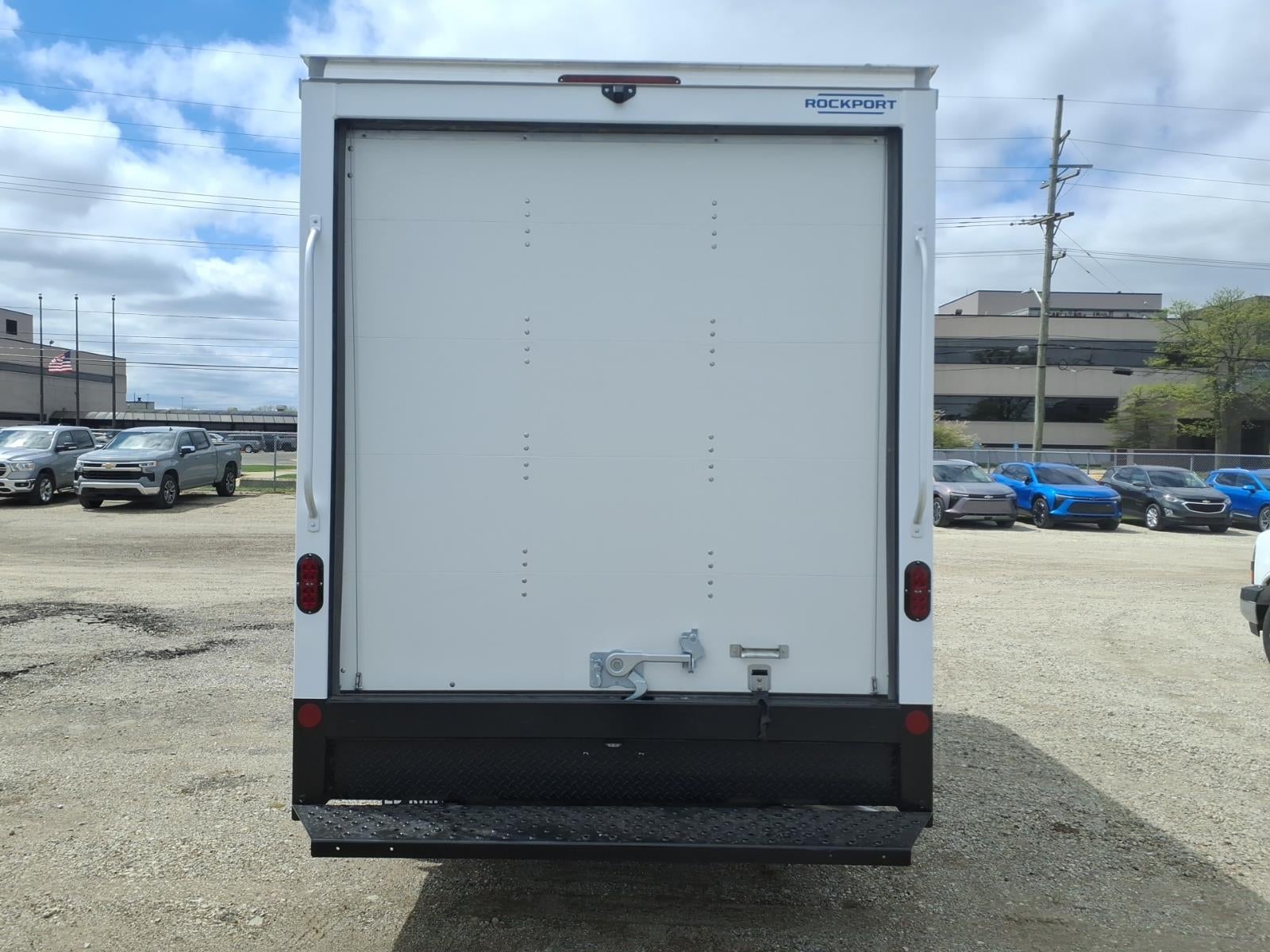 2025 GMC Savana Cutaway 3500 1WT