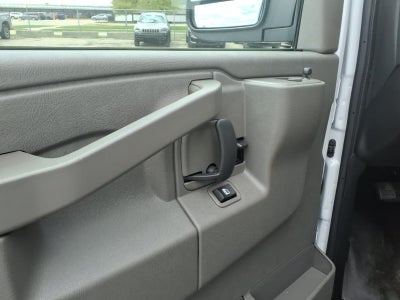 2025 GMC Savana Cutaway 3500 1WT