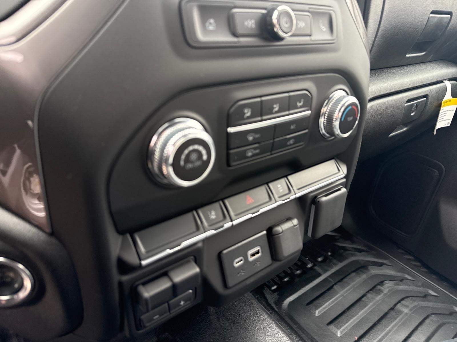 2025 GMC Sierra 3500 HD Pro