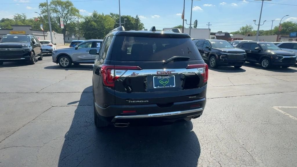 2023 GMC Acadia Denali