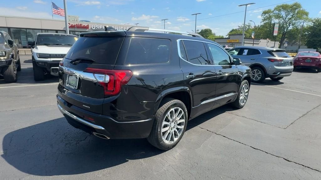 2023 GMC Acadia Denali