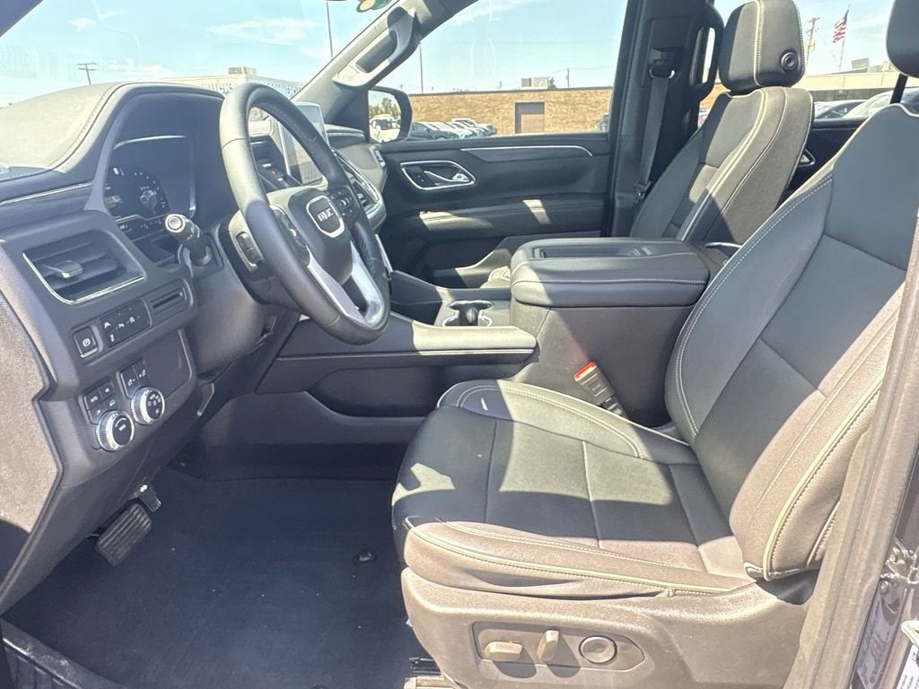 2023 GMC Yukon SLT