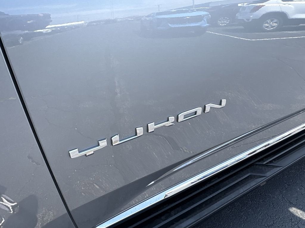2023 GMC Yukon SLT