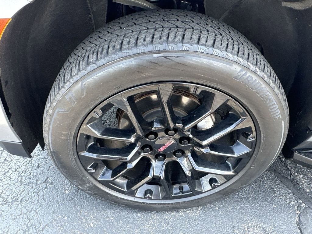2023 GMC Yukon SLT