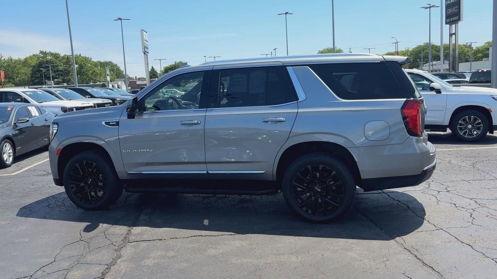 2023 GMC Yukon SLT