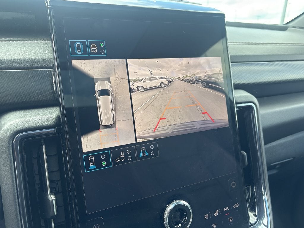 2025 GMC Yukon XL AT4 - Photo 15