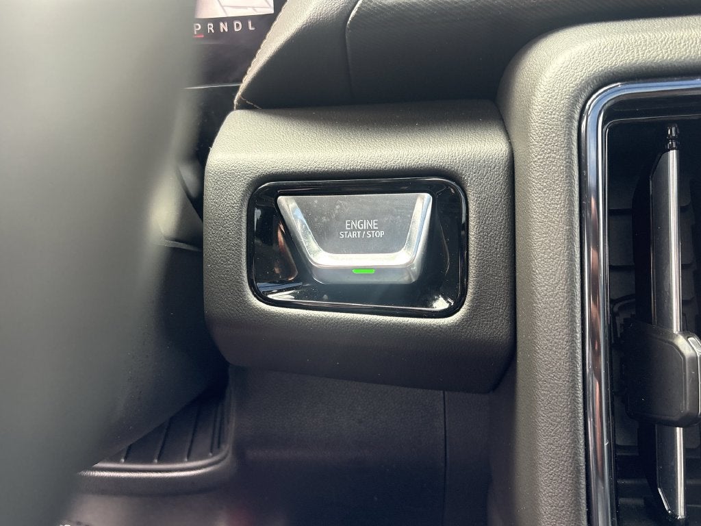 2025 GMC Yukon XL AT4 - Photo 17