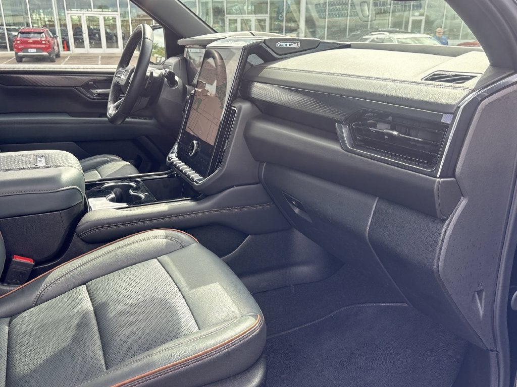 2025 GMC Yukon XL AT4 - Photo 30
