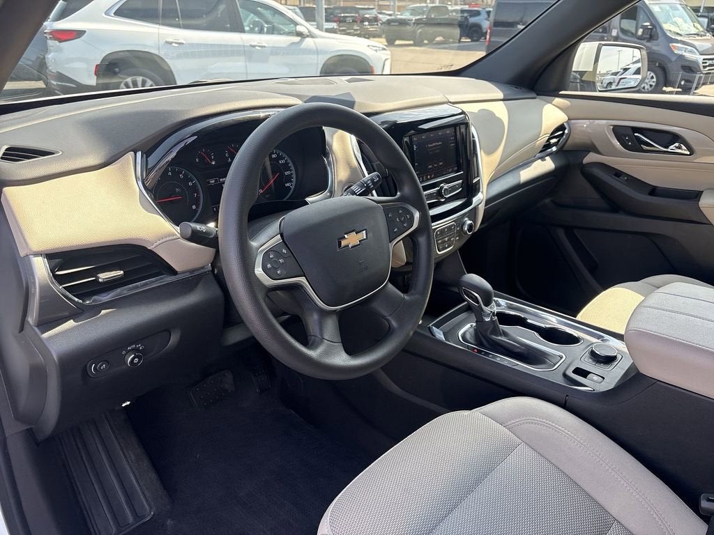 2023 Chevrolet Traverse LS