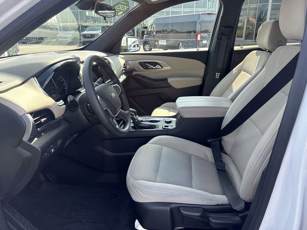 2023 Chevrolet Traverse LS
