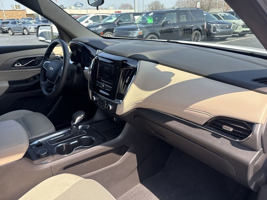 2023 Chevrolet Traverse LS