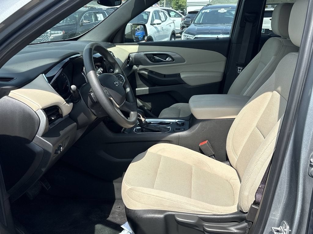 2023 Chevrolet Traverse LS