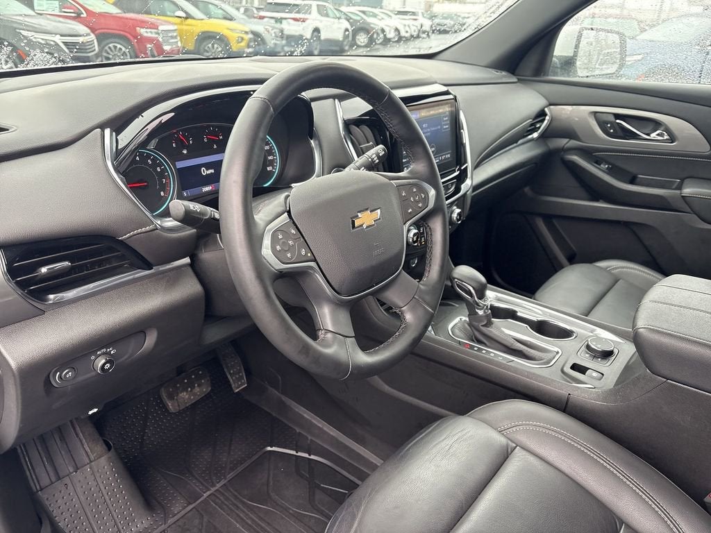 2023 Chevrolet Traverse LT Leather