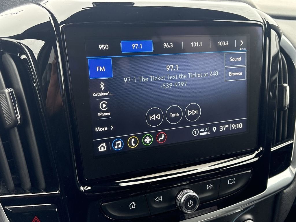 2023 Chevrolet Traverse LT Leather