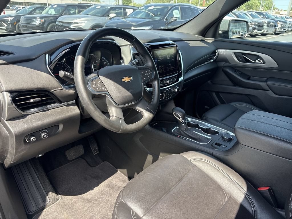 2023 Chevrolet Traverse LT Leather
