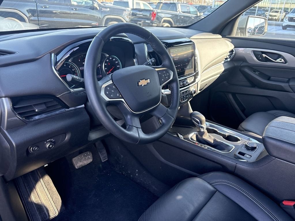 2023 Chevrolet Traverse LT Leather
