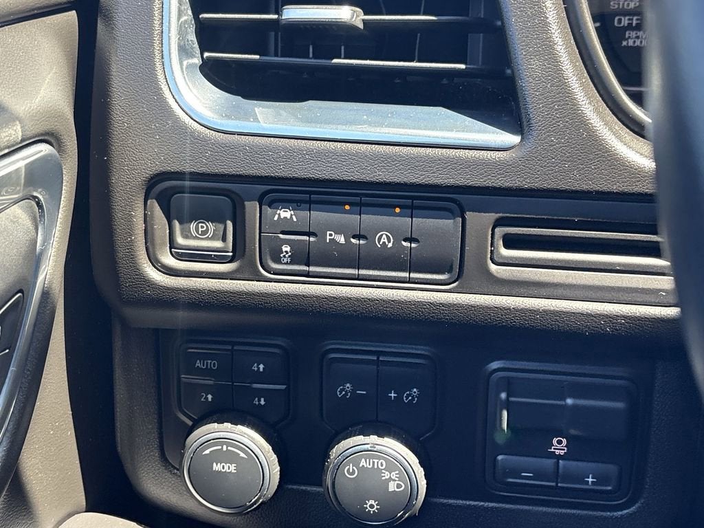 2023 Chevrolet Suburban LS