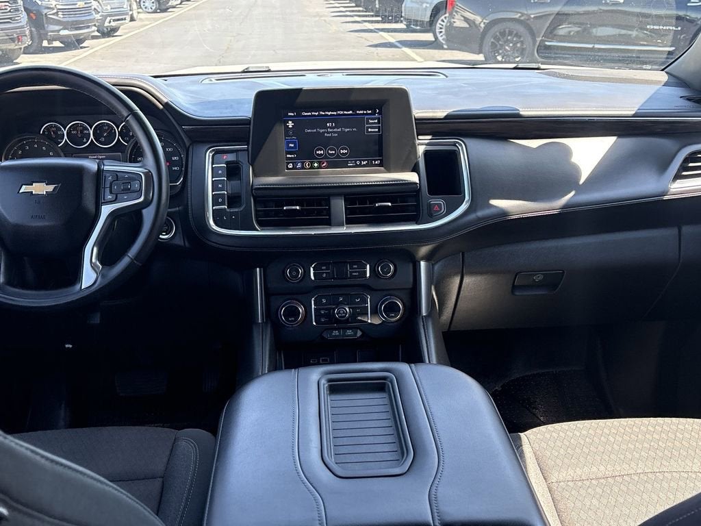 2023 Chevrolet Suburban LS
