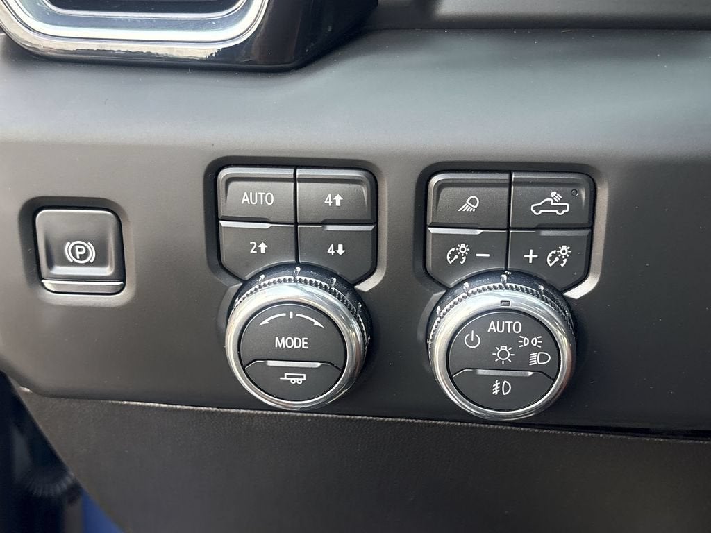 2026 GMC Sierra 3500HD Denali Ultimate - Photo 18