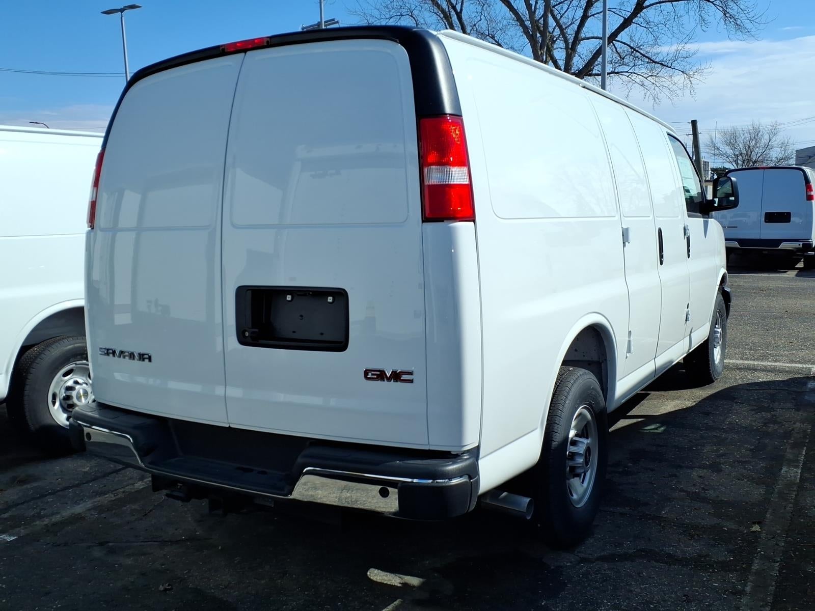 2025 GMC Savana Cargo Work Van