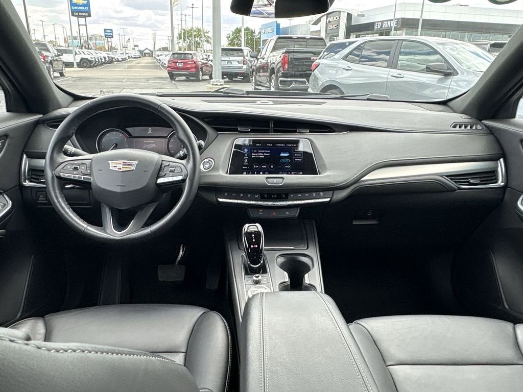 2023 Cadillac XT4 Premium Luxury