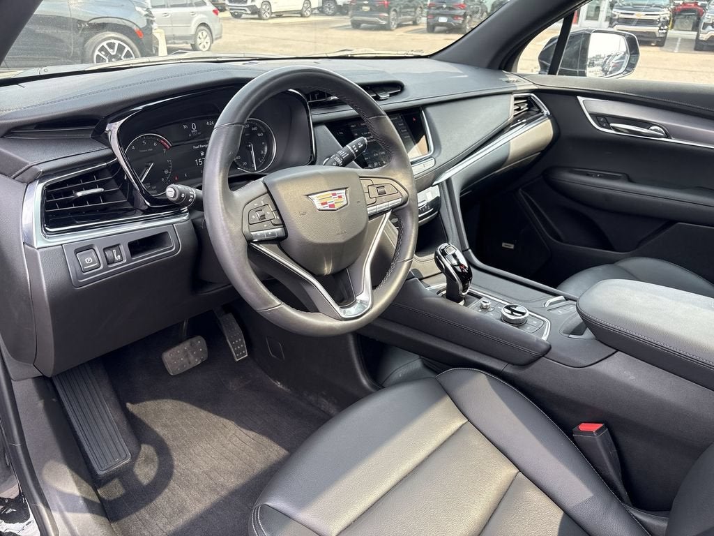2025 Cadillac XT6 Luxury