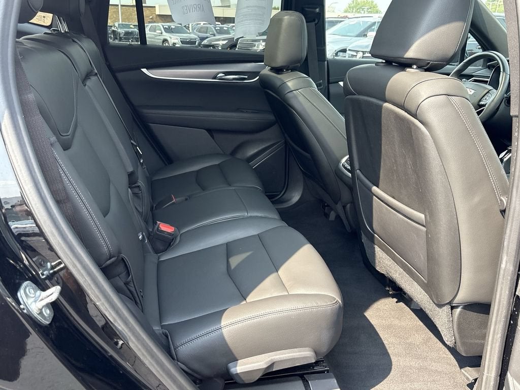 2025 Cadillac XT6 Luxury