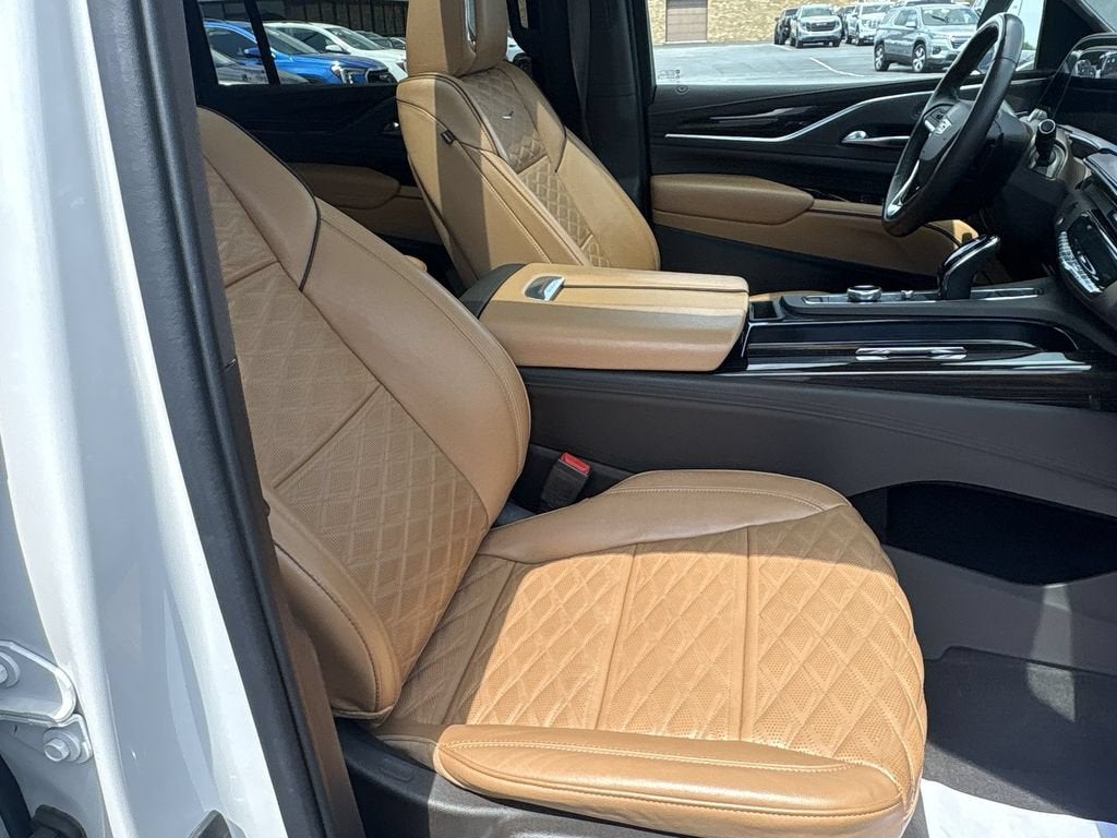 2022 Cadillac Escalade ESV Premium Luxury