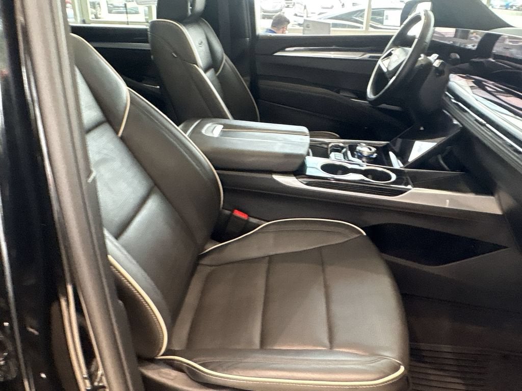 2025 Cadillac Escalade ESV Sport
