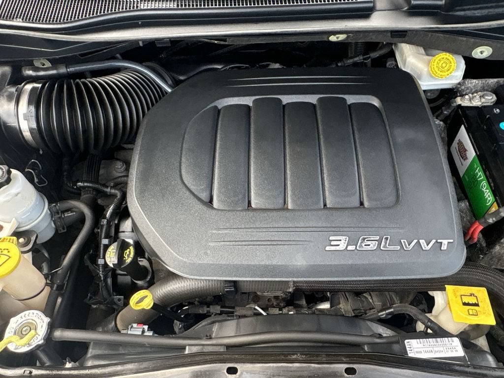 2016 Chrysler Town & Country Limited - Photo 29