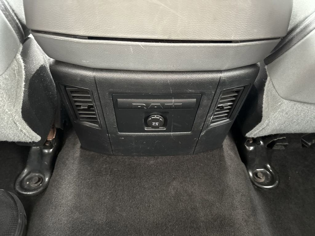 2017 RAM 1500 Big Horn Crew Cab 4x4 5'7" Box