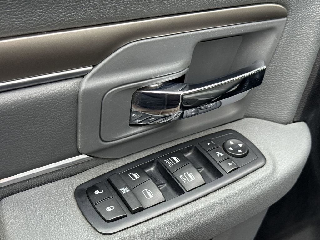 2017 RAM 1500 Big Horn Crew Cab 4x4 5'7" Box