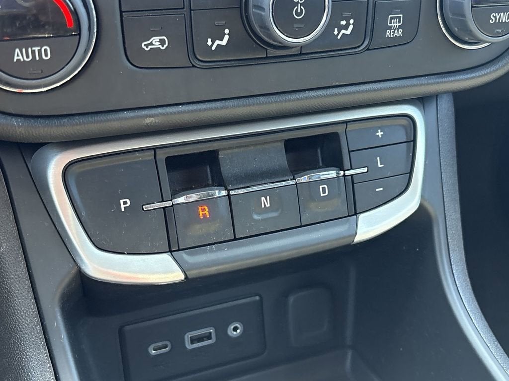 2023 GMC Terrain SLE