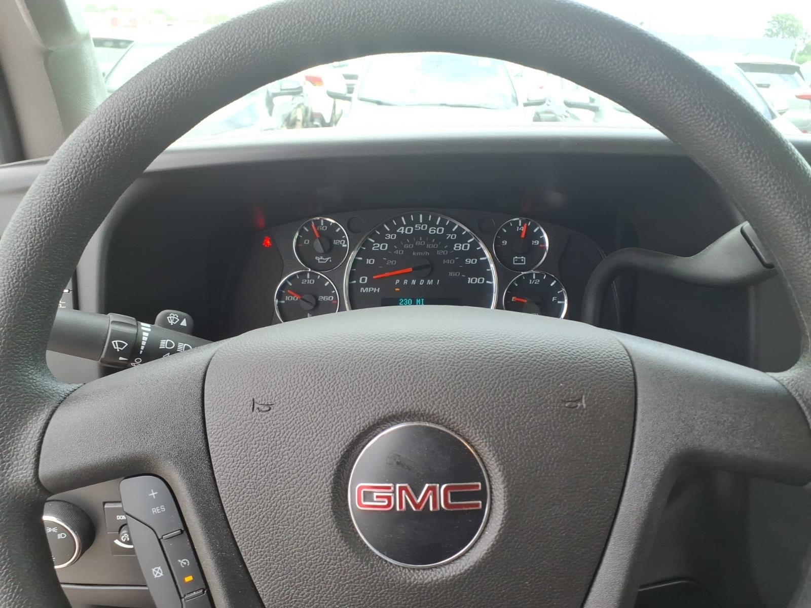 2026 GMC Savana Cutaway 3500 1WT