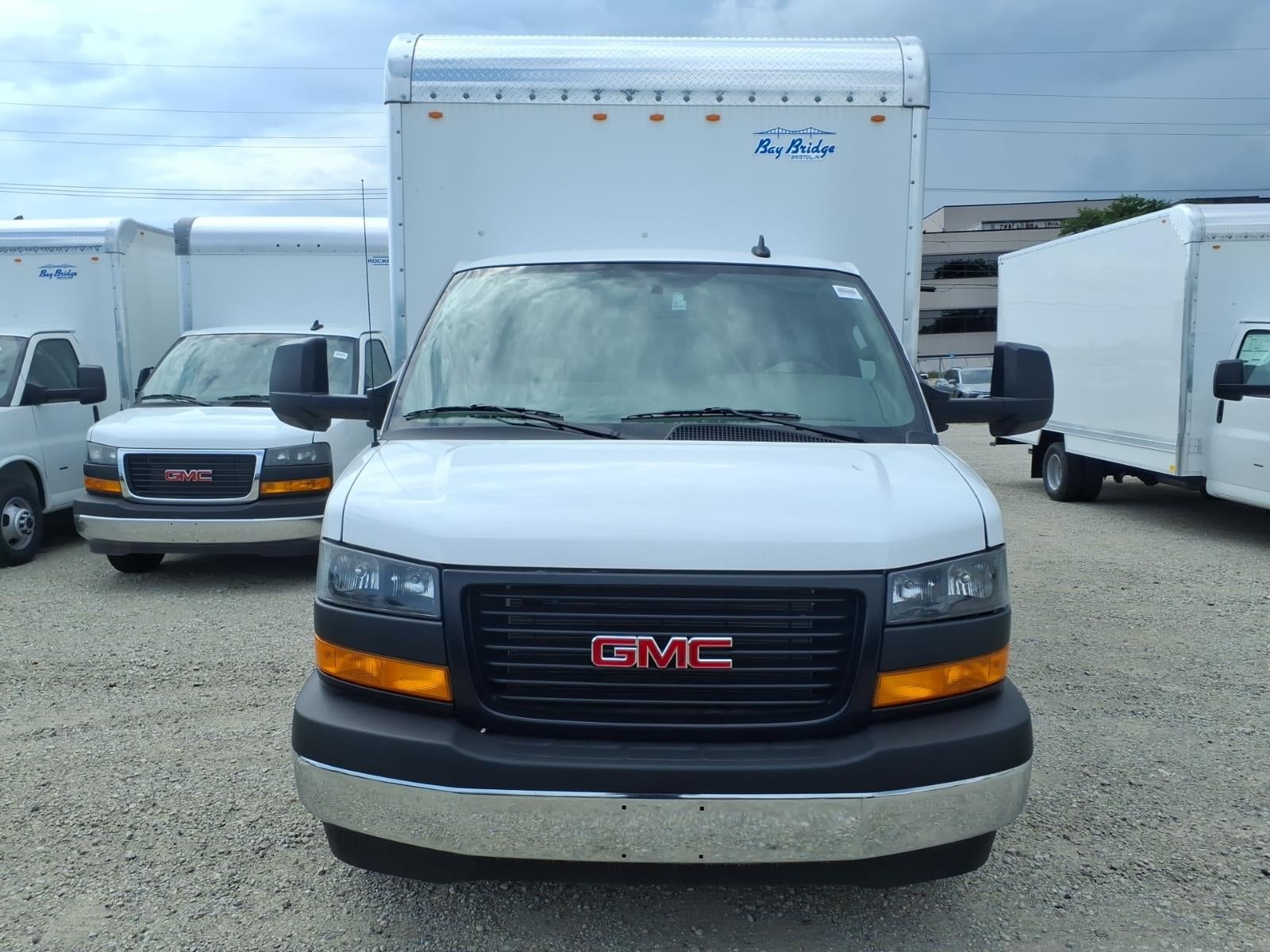2026 GMC Savana Cutaway 3500 1WT