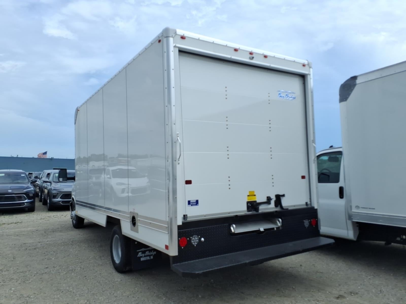 2026 GMC Savana Cutaway 3500 1WT