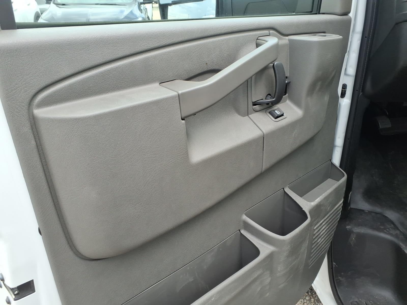 2026 GMC Savana Cutaway 3500 1WT