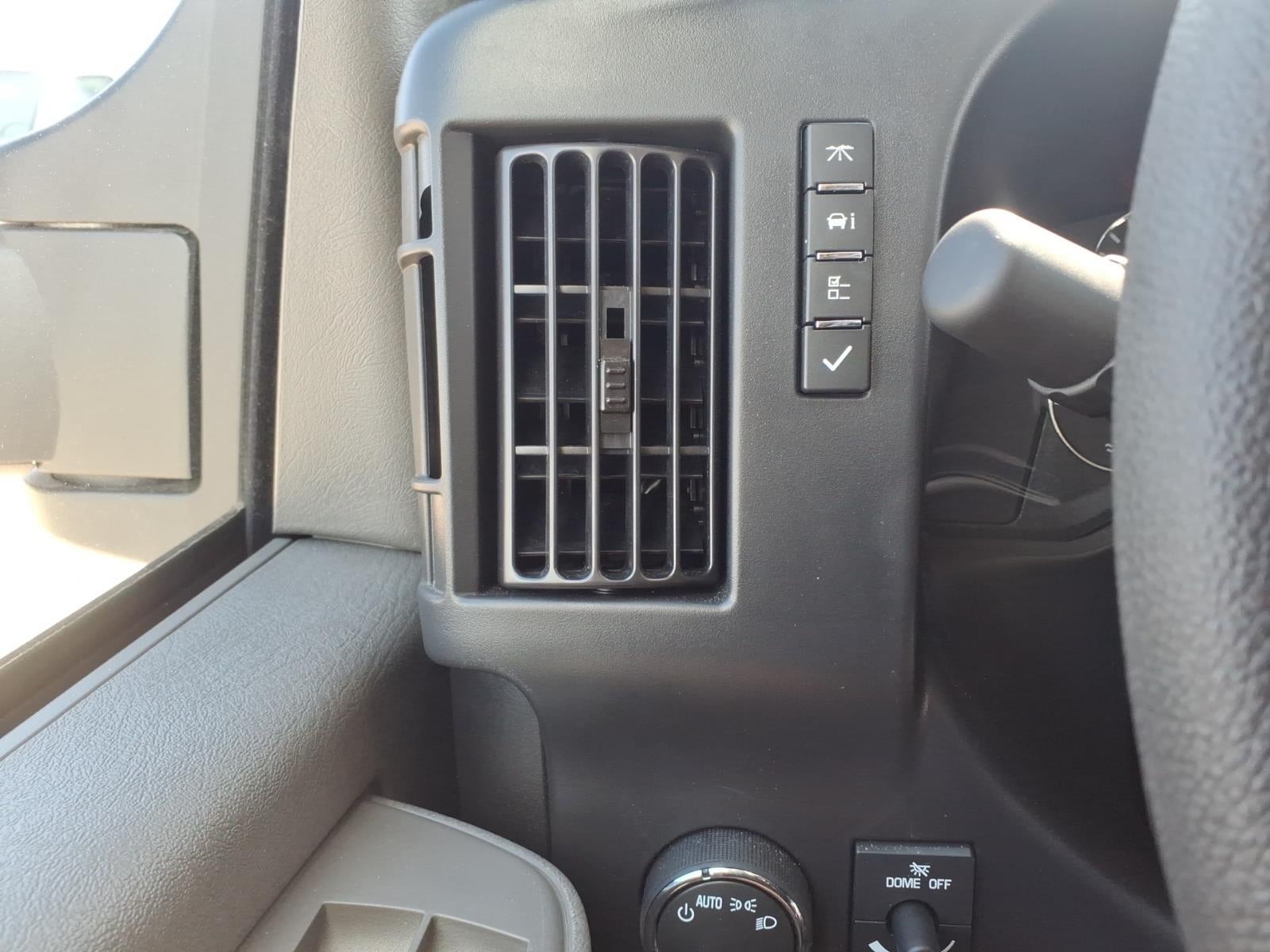2026 GMC Savana Cutaway 3500 1WT