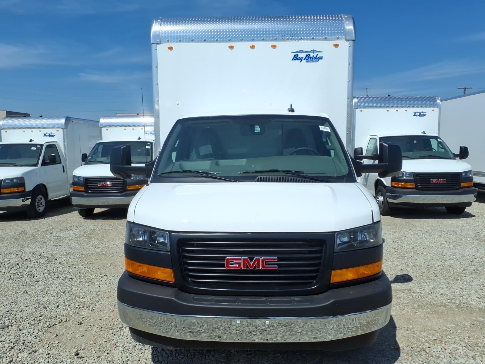 2026 GMC Savana Cutaway 3500 1WT