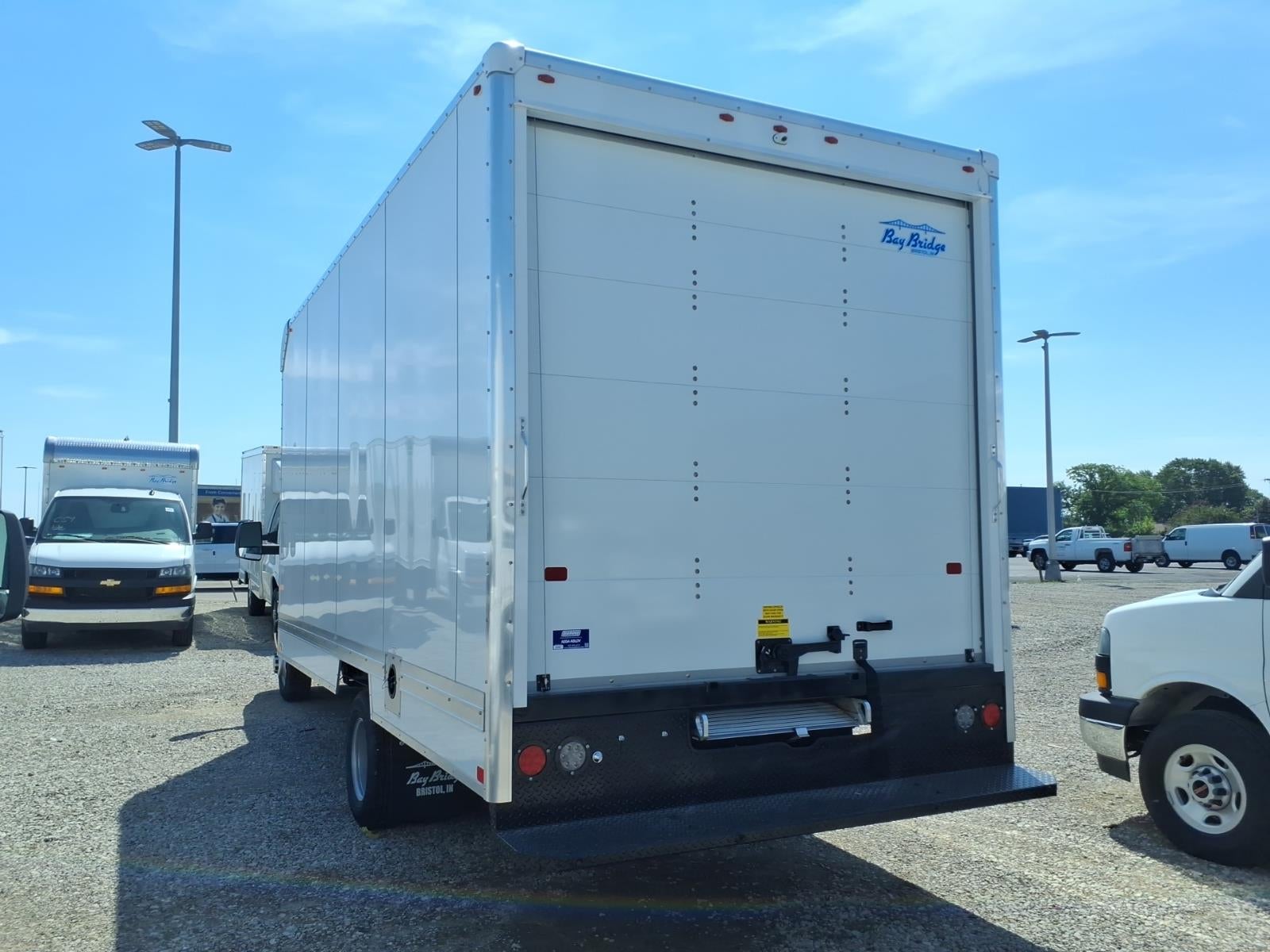 2026 GMC Savana Cutaway 3500 1WT