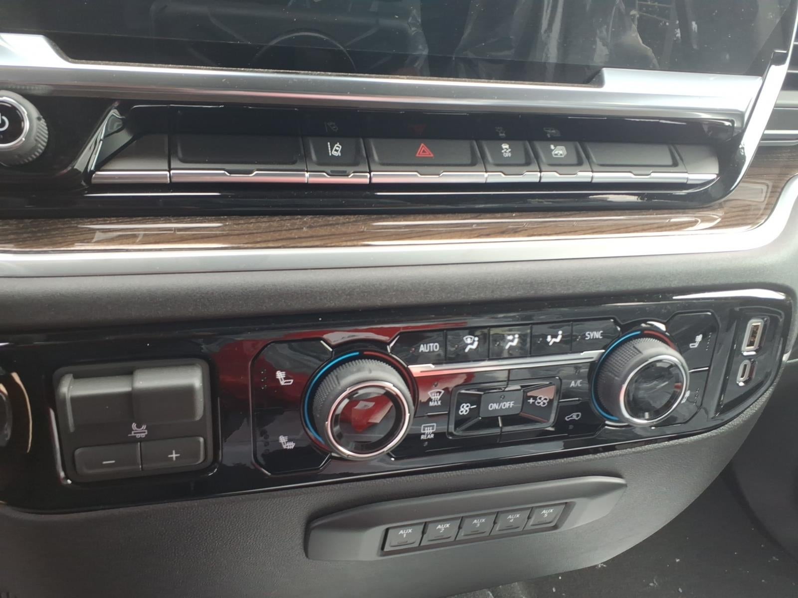 2026 GMC Savana Cutaway 3500 1WT