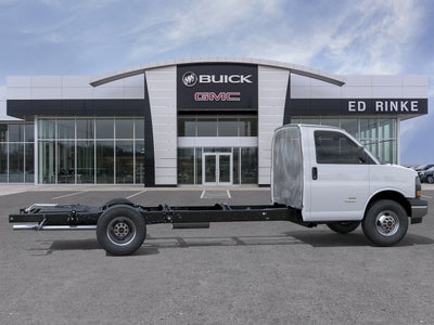2026 GMC Savana Cutaway 3500 1WT