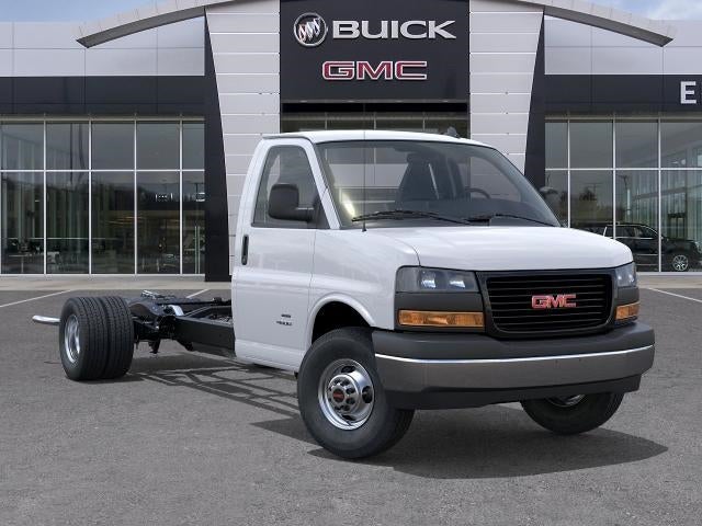 2026 GMC Savana Cutaway 3500 1WT