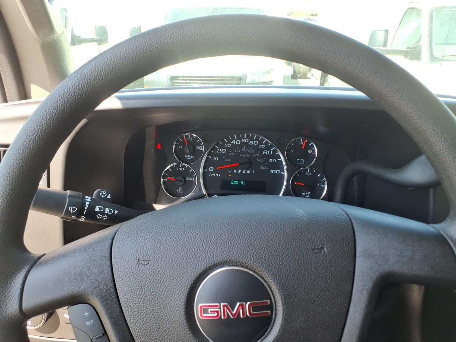 2026 GMC Savana Cutaway 3500 1WT