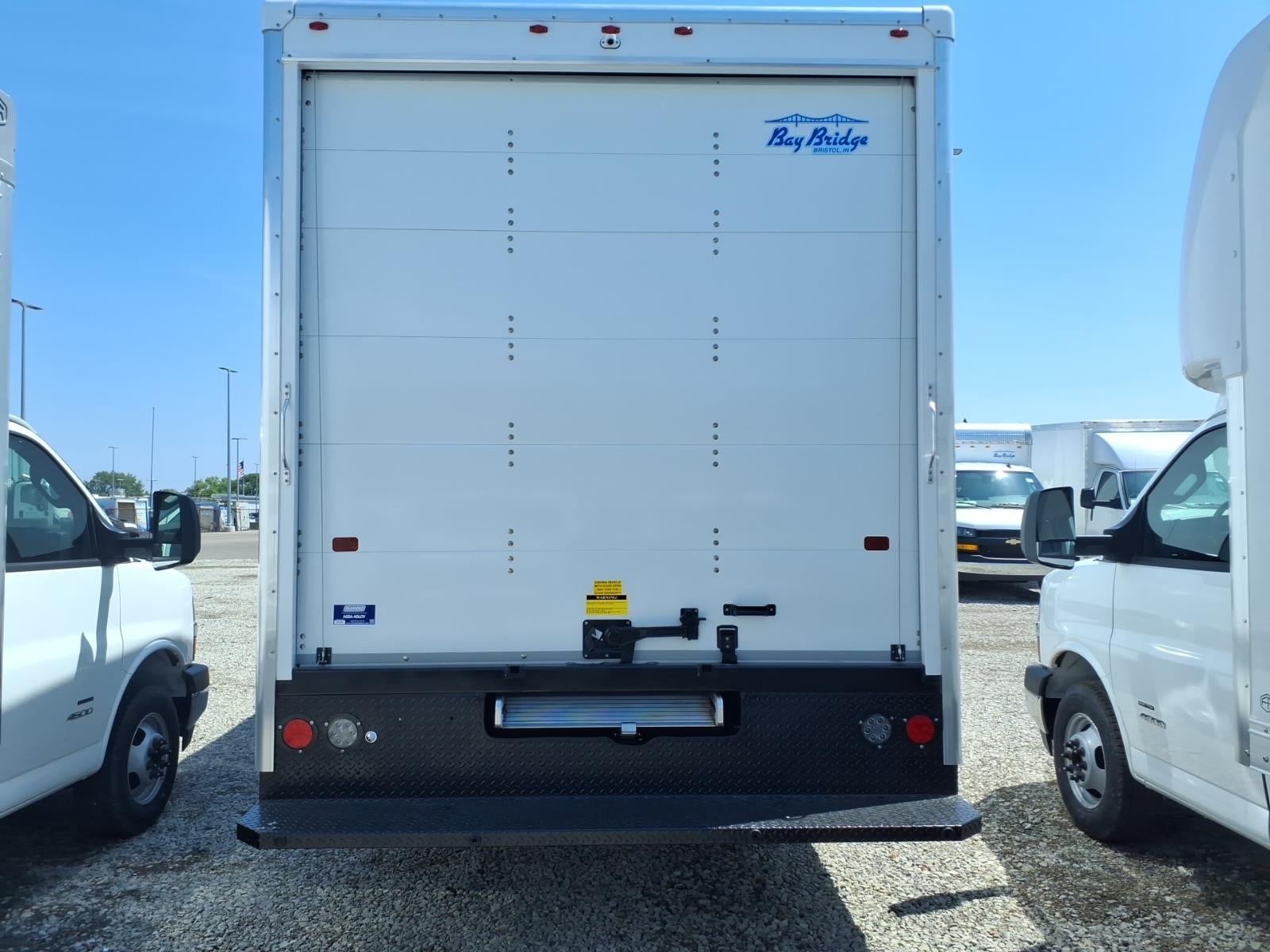 2026 GMC Savana Cutaway 3500 1WT
