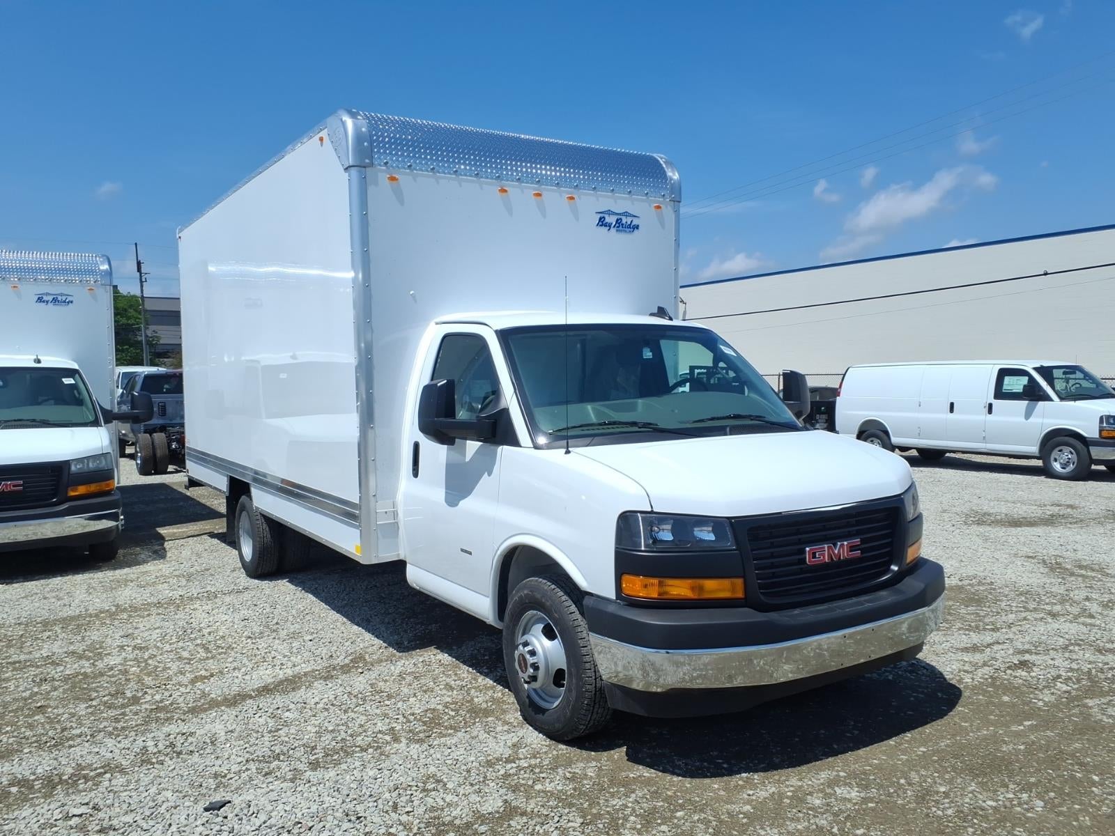 2026 GMC Savana Cutaway 3500 1WT